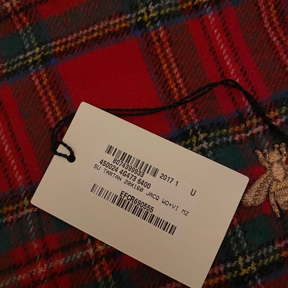 Gucci Bee Plaid Wool Scarf Unisex. Like New. - Picture 14 of 15